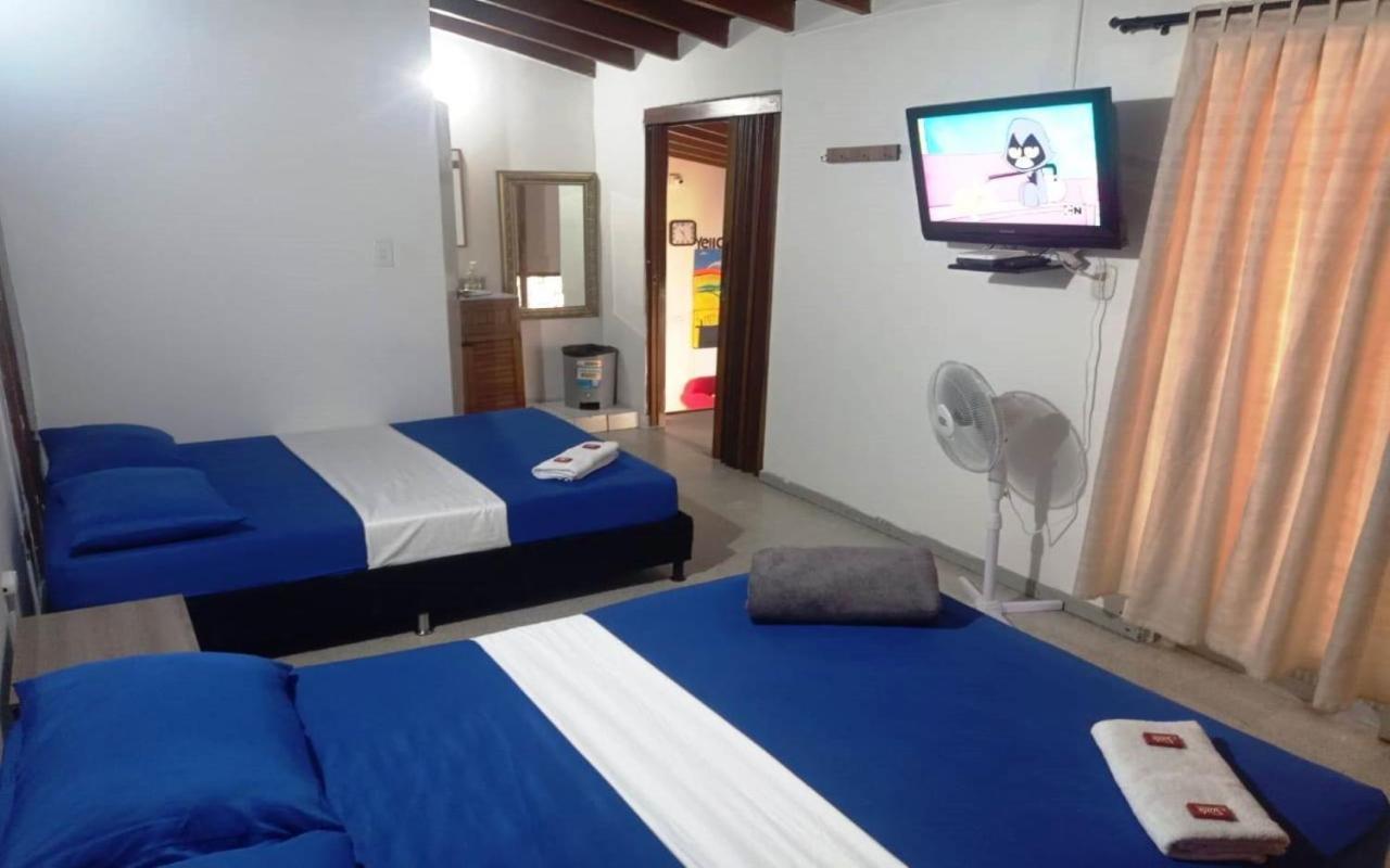 Yellow House Hostel Medellín Kültér fotó