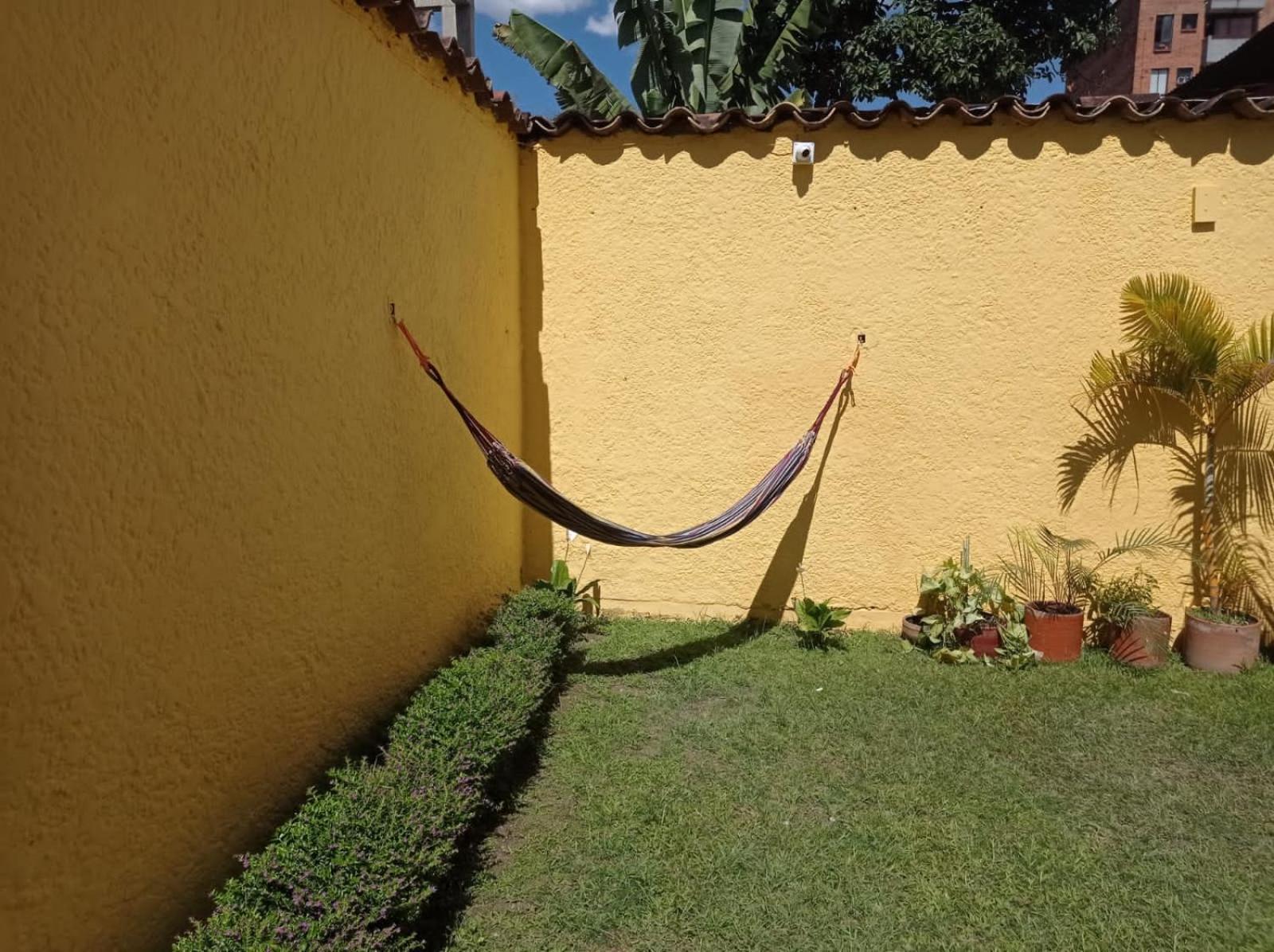 Yellow House Hostel Medellín Kültér fotó
